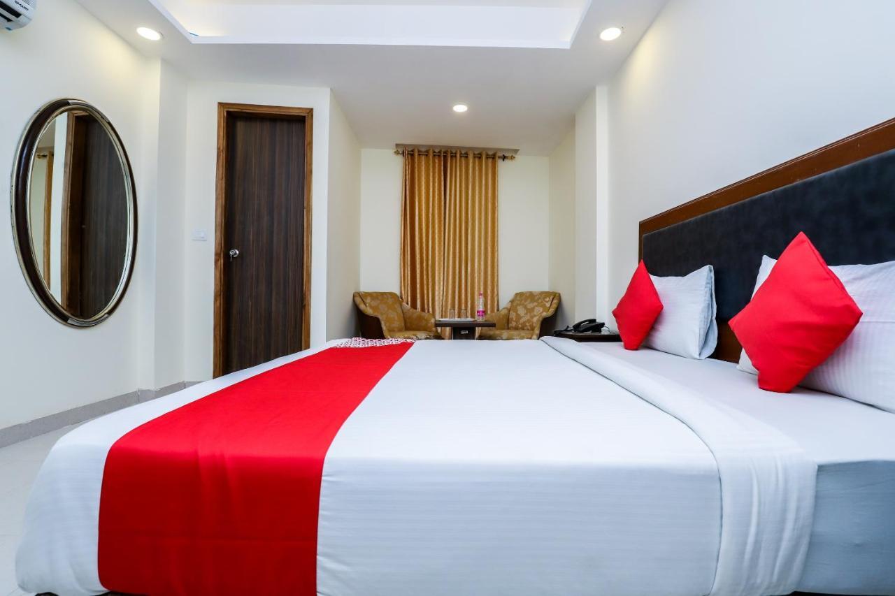 Hotel Moreton Igi Airport Ню Делхи Екстериор снимка