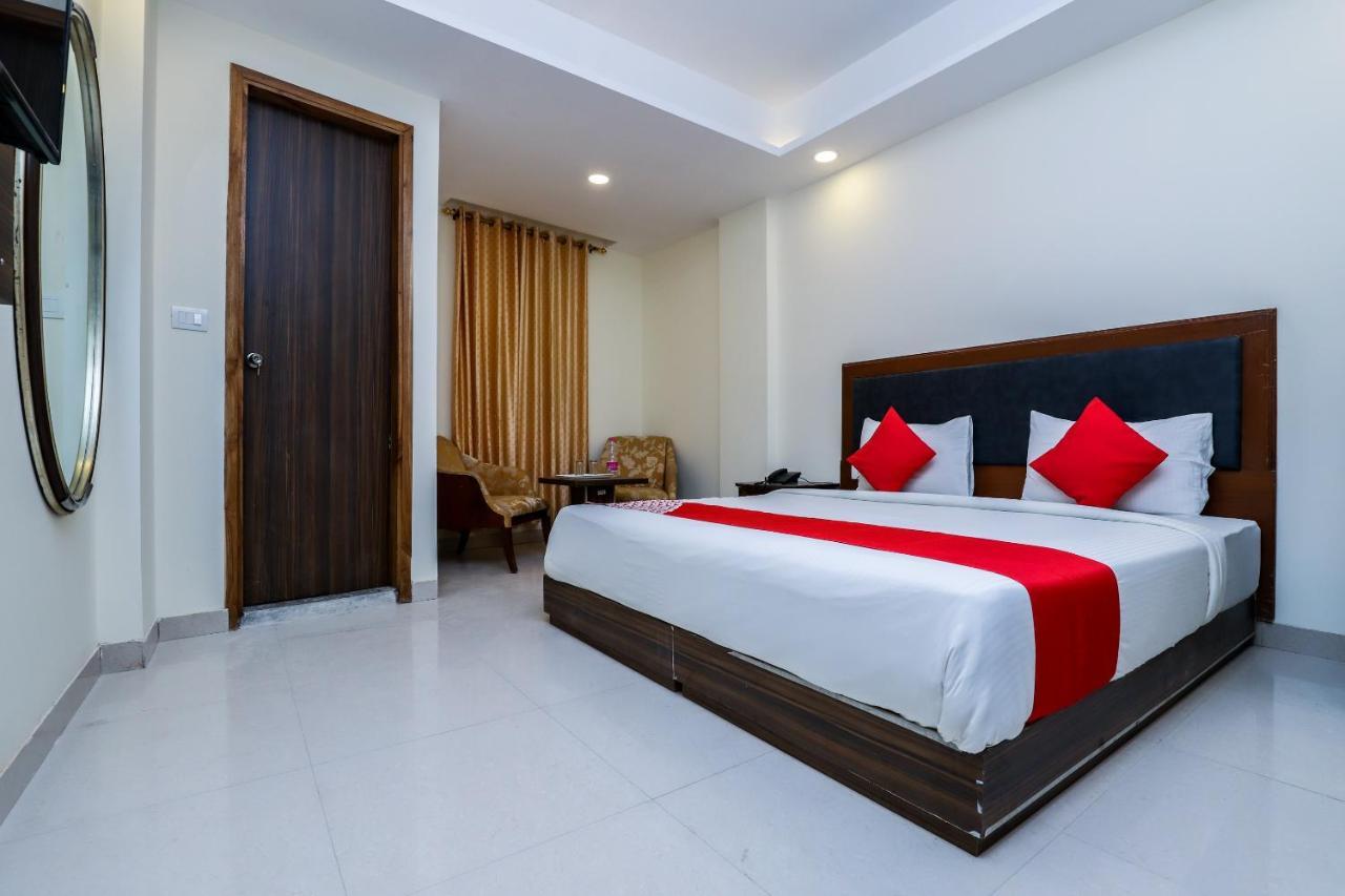 Hotel Moreton Igi Airport Ню Делхи Екстериор снимка