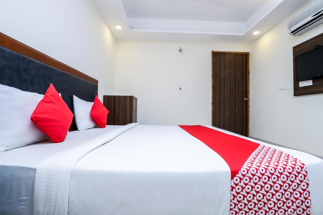 Hotel Moreton Igi Airport Ню Делхи Екстериор снимка